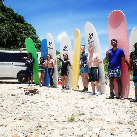 Tropical Surf House Okinawa Hotel Onna Exterior foto