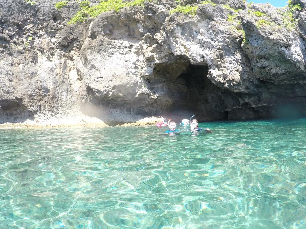 Tropical Surf House Okinawa Hotel Onna Exterior foto