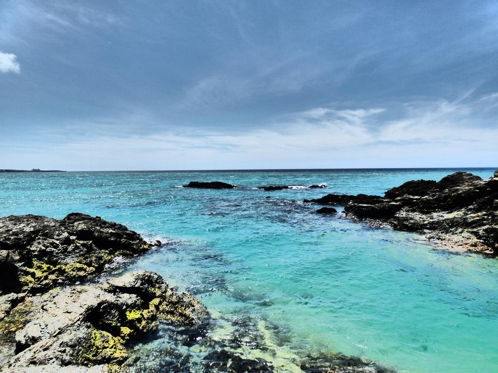 Tropical Surf House Okinawa Hotel Onna Exterior foto